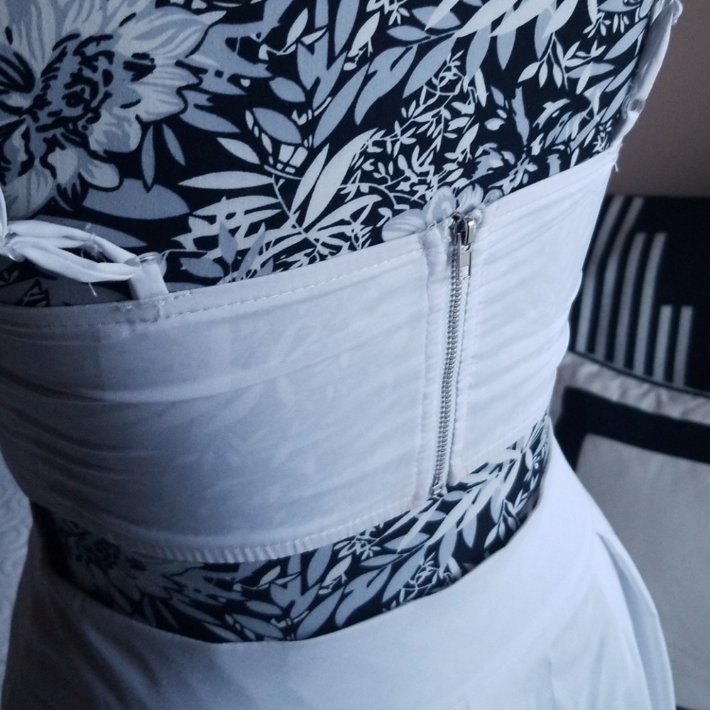 A line white mesh skirt and crop top - Picture 3 of 7